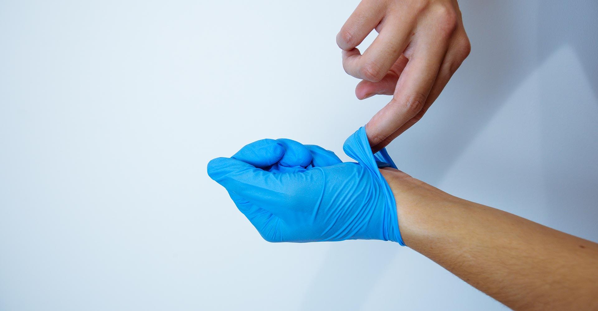 Comment enfiler des gants en latex chirurgicaux ? - LD Médical